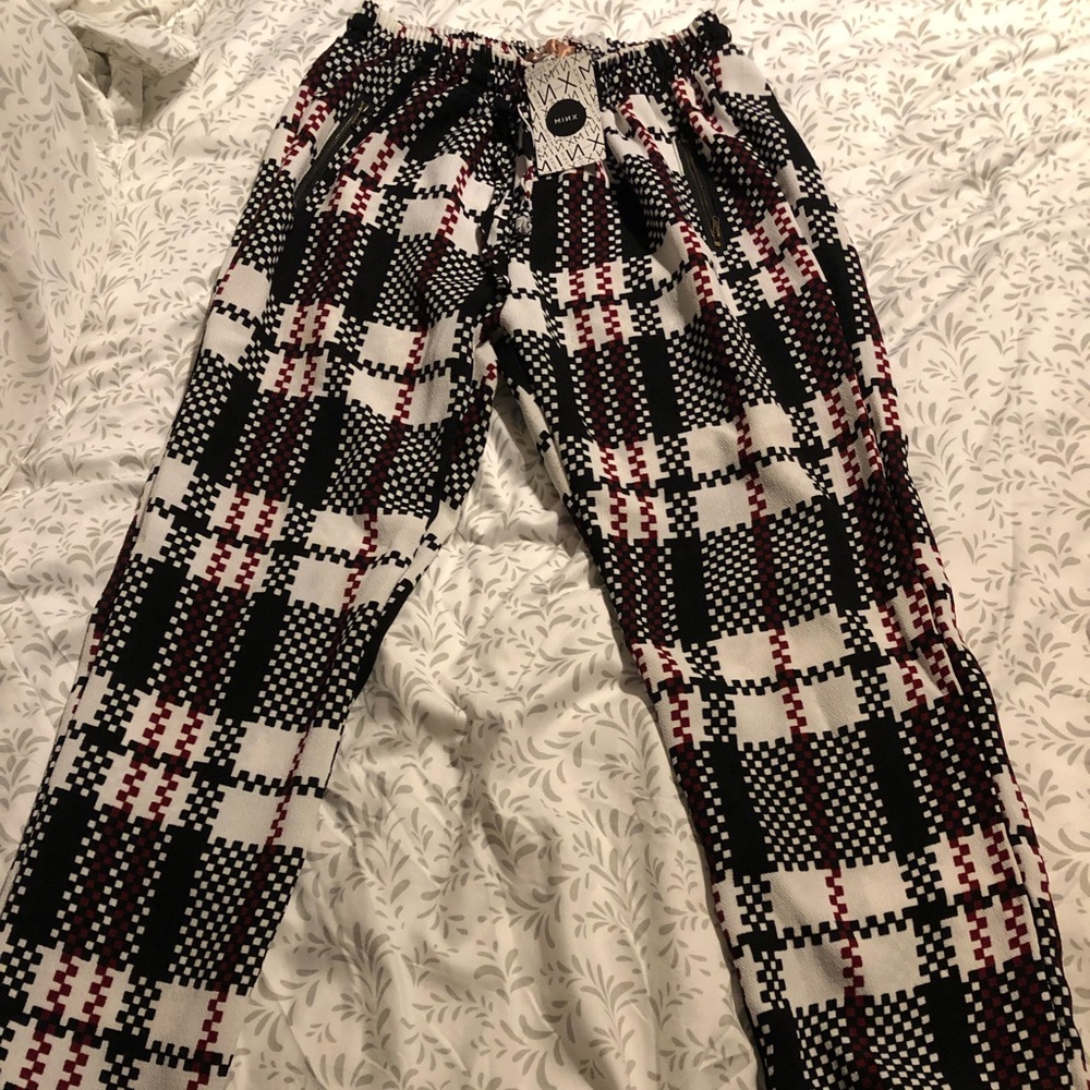 NWT size M wide leg pants